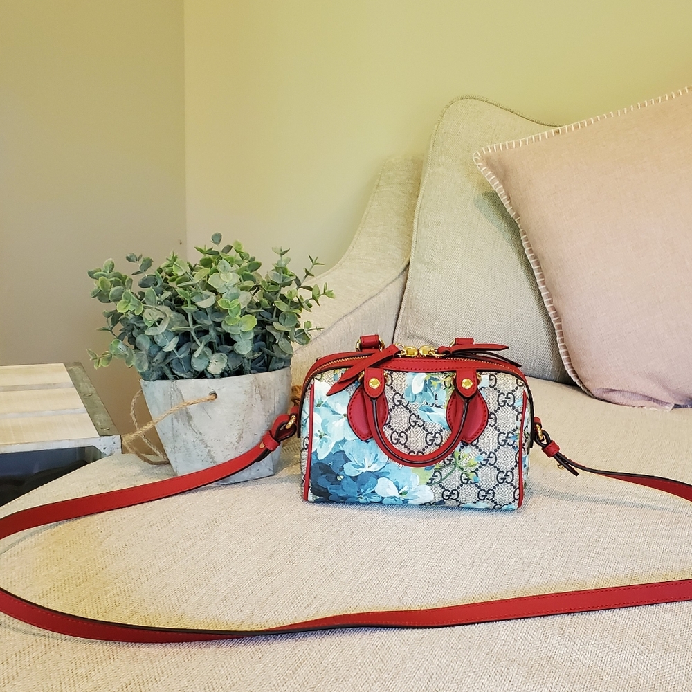 Brand new Gucci mini purse
